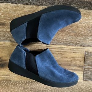 Fitflop leather lightweight booties so cute and comfy womens size 10 blue suede
